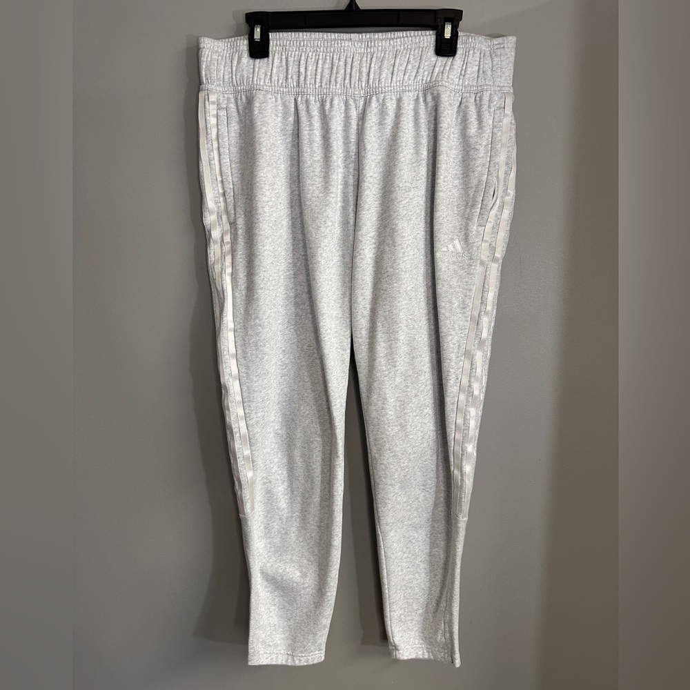Adidas Gray Three Stripe Sweatpants Womens Size XL Pants w‎ Pockets